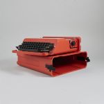 626218 Portable typew..